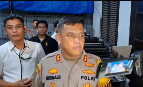 Kapolres Gowa AKBP Rheonald T. Simanjuntak menjelaskan bahwa nama M memang muncul dalam penyelidikan. (X/@Daeng_Info)